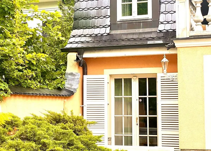 Yacht- , und Reisemobilhafen Historisches Fährhaus Wendenschloss Berlin